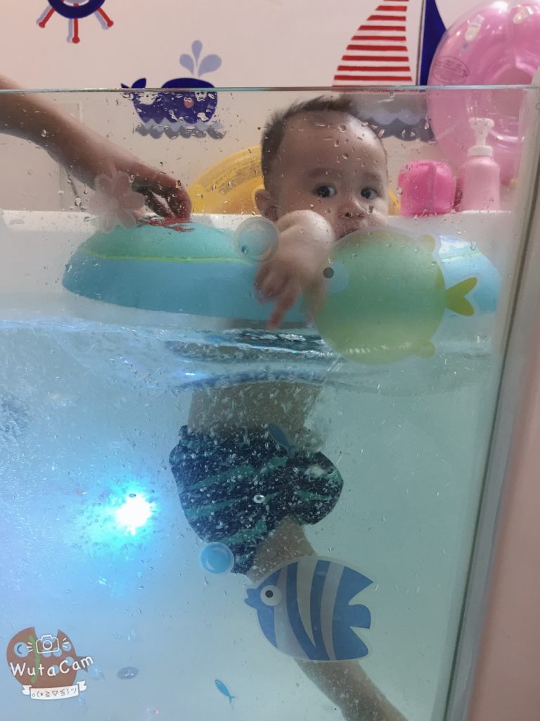 bơi lội giúp bé ăn ngon ngủ khỏe