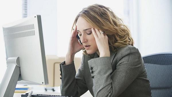 tâm căng suy nhược: người bệnh thường hay hoa mắt, chóng mặt, nhức đầu...